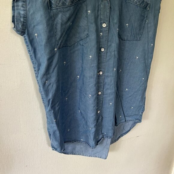 Jachs Girlfriend Chambray Blouse Womens Medium Button Front Collared Palm Trees - Picture 3 of 7